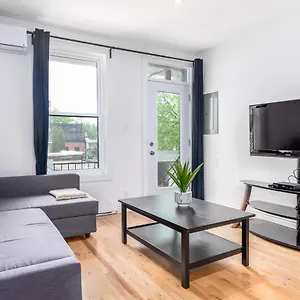 https://aaa-location-bright-and-cozy-apartment.hotels-in-montreal.org