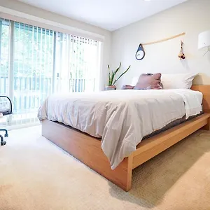 Homestay 温暖的家, Vancouver