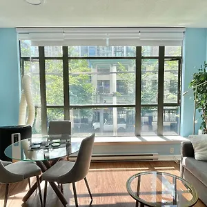 Apartment Downtown 1br At Granville Strip Near Bay, Vancouver