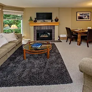 https://woodrun-by-whiski-jack.hotels-of-whistler.com